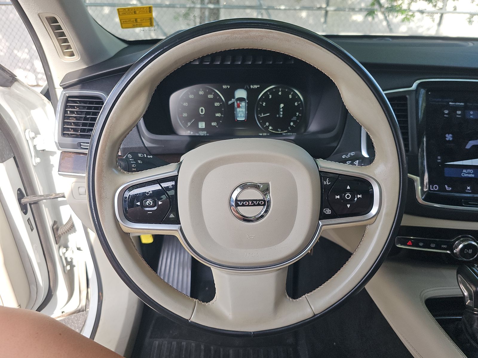 2019 Volvo XC90 T5 Momentum AWD