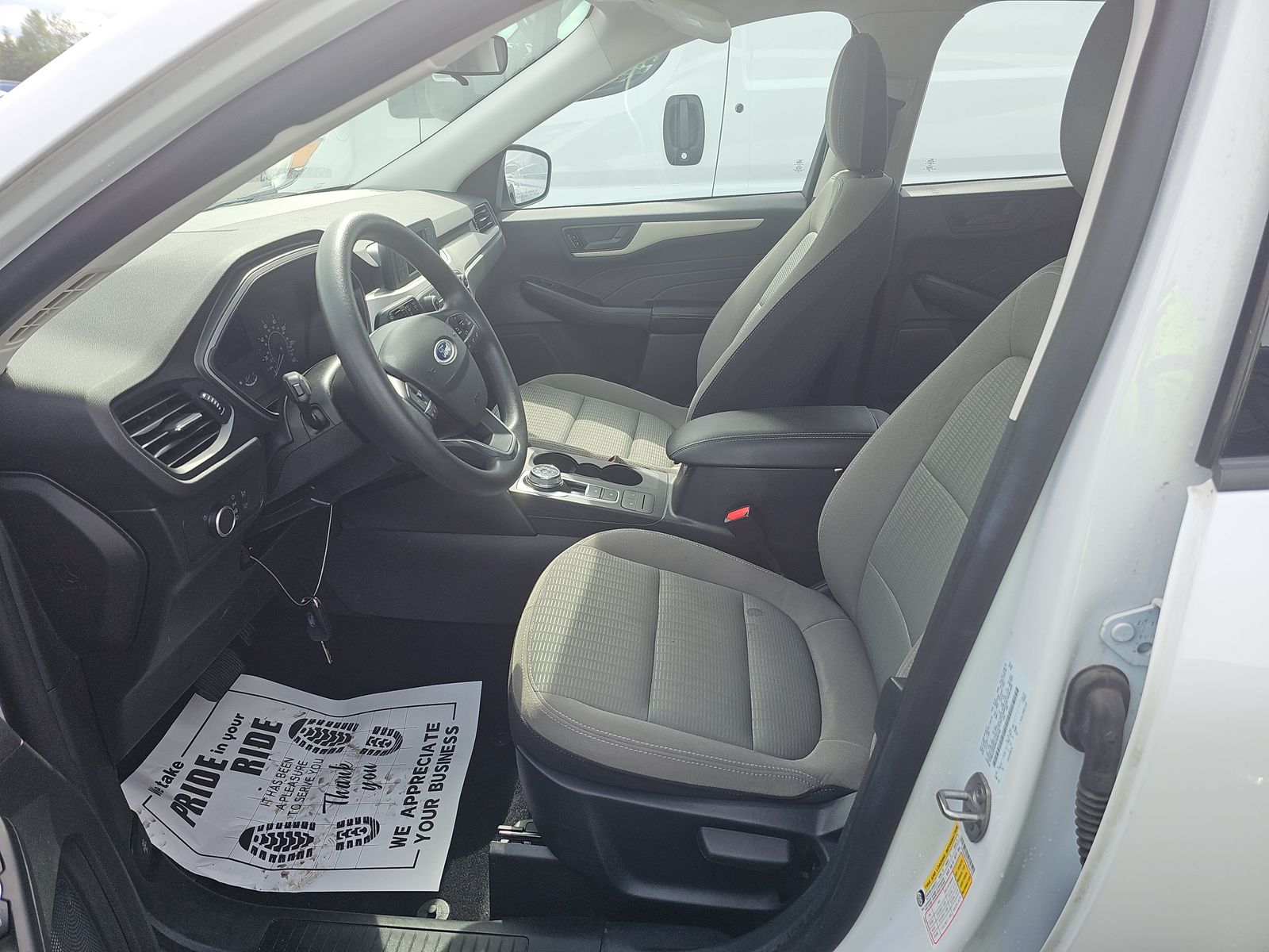 FORD ESCAPE - 8
