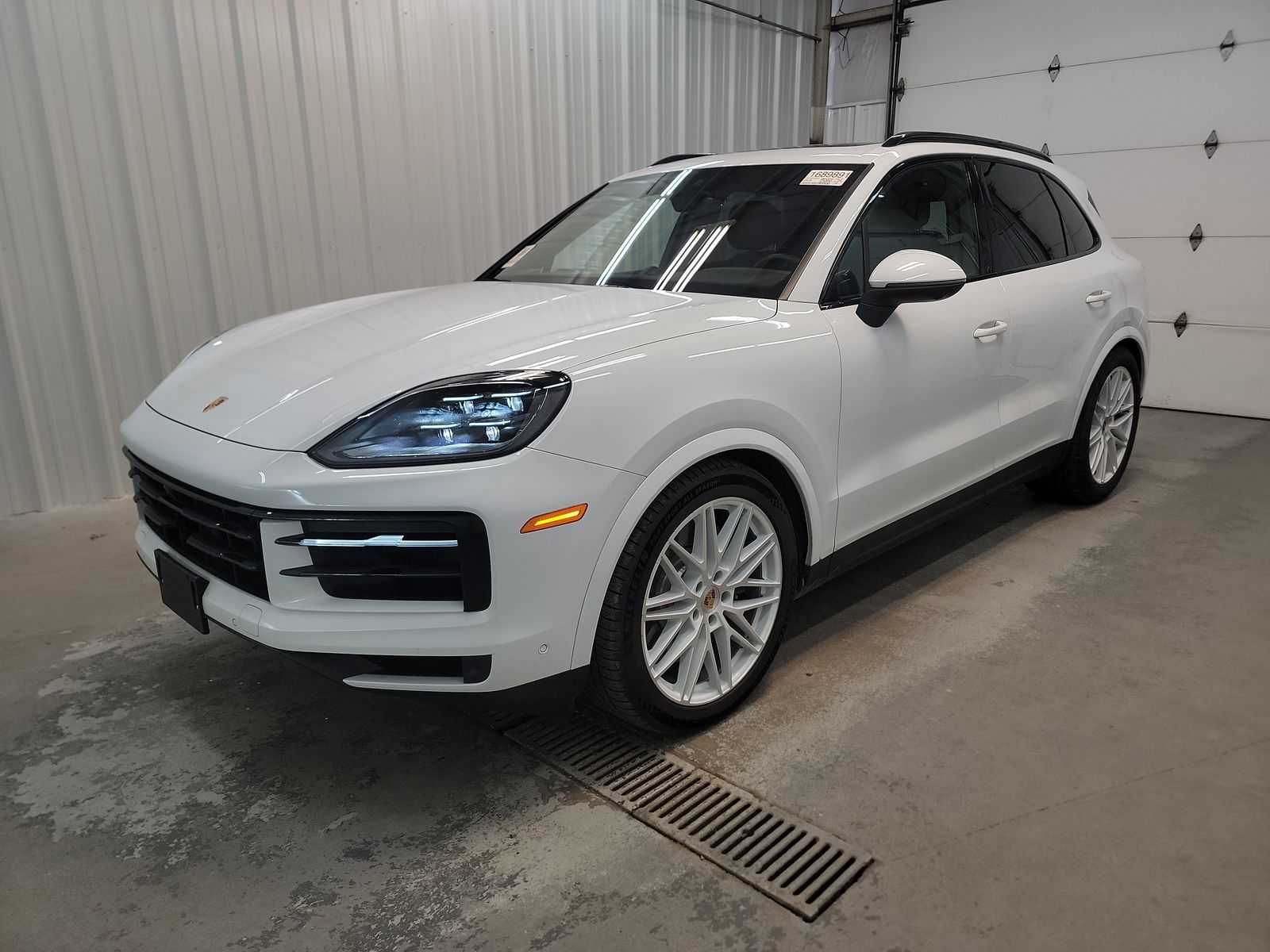 PORSCHE CAYENNE - 1