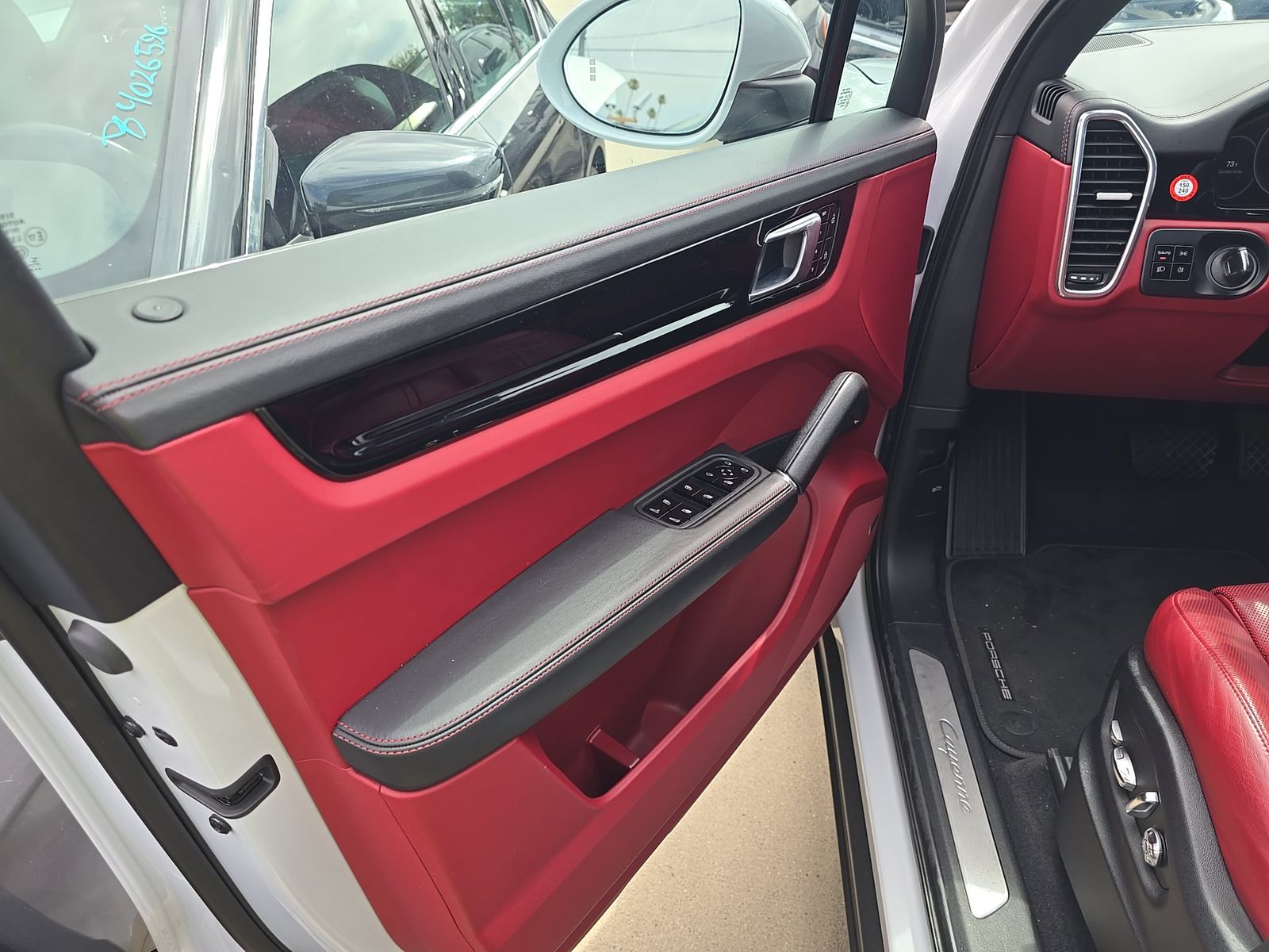 PORSCHE CAYENNE - 10