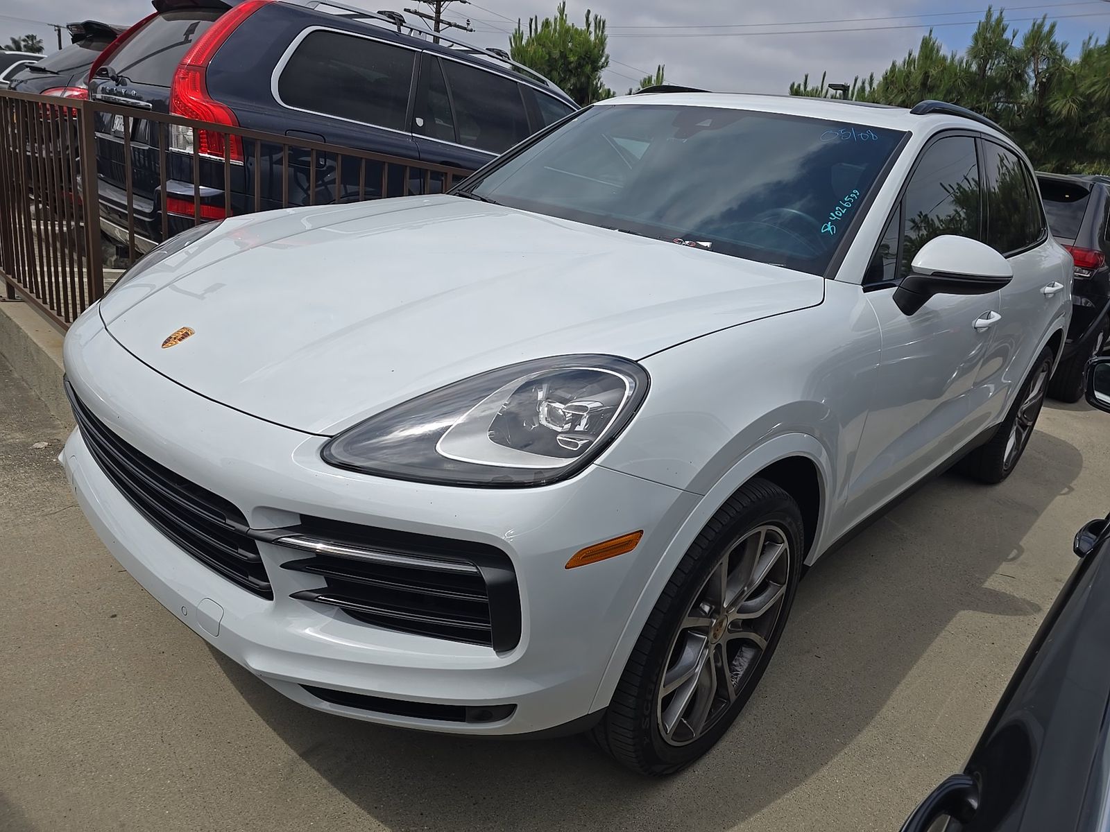 PORSCHE CAYENNE - 1