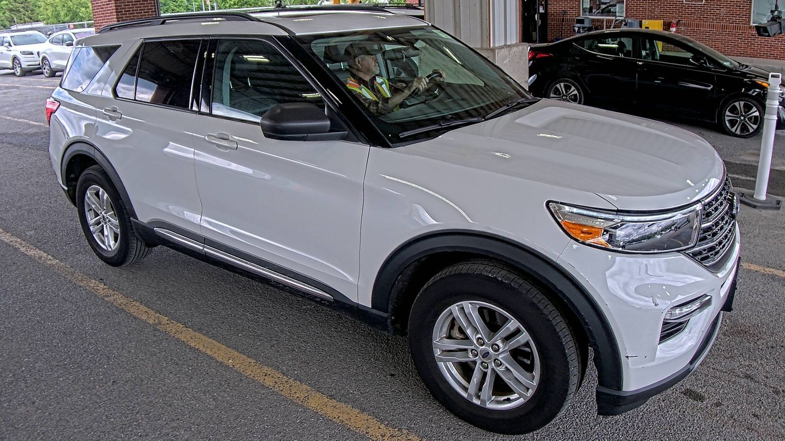 FORD EXPLORER - 4