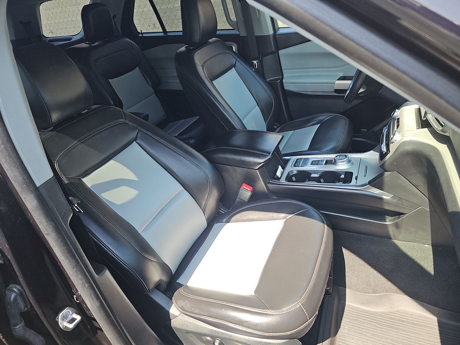 FORD EXPLORER - 9