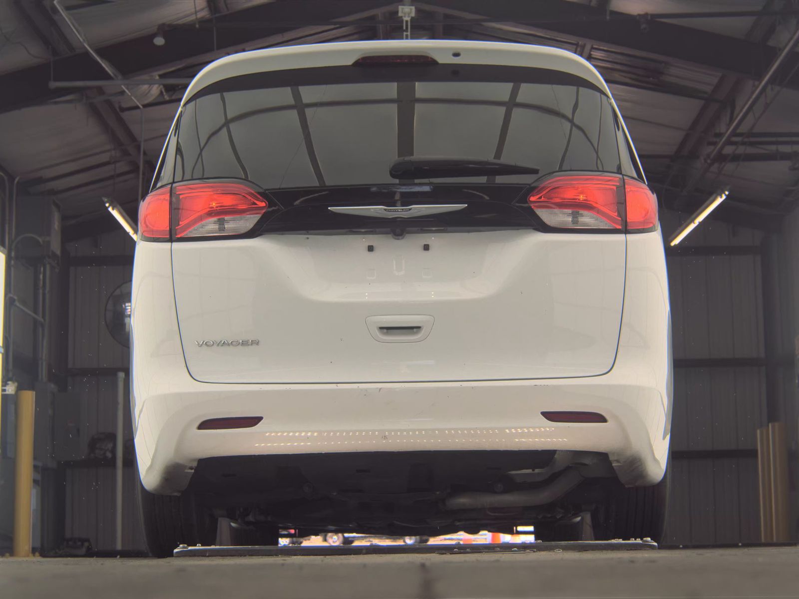 CHRYSLER VOYAGER - 8