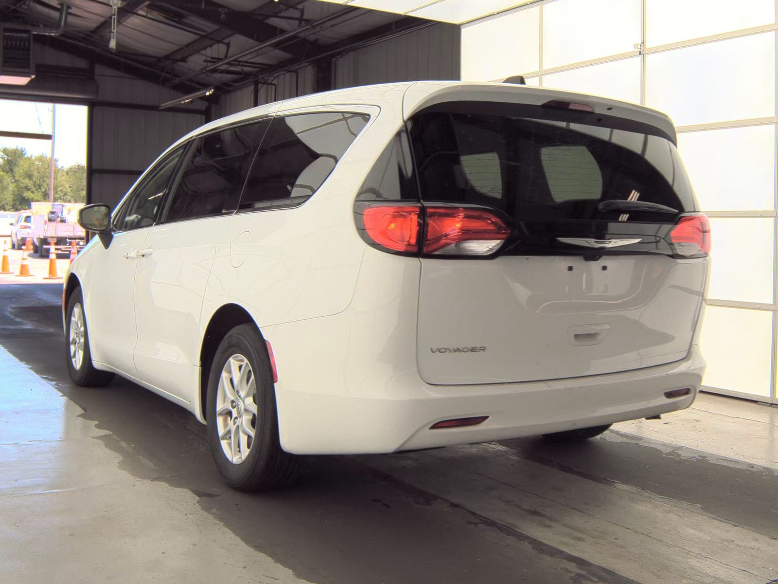 CHRYSLER VOYAGER - 9