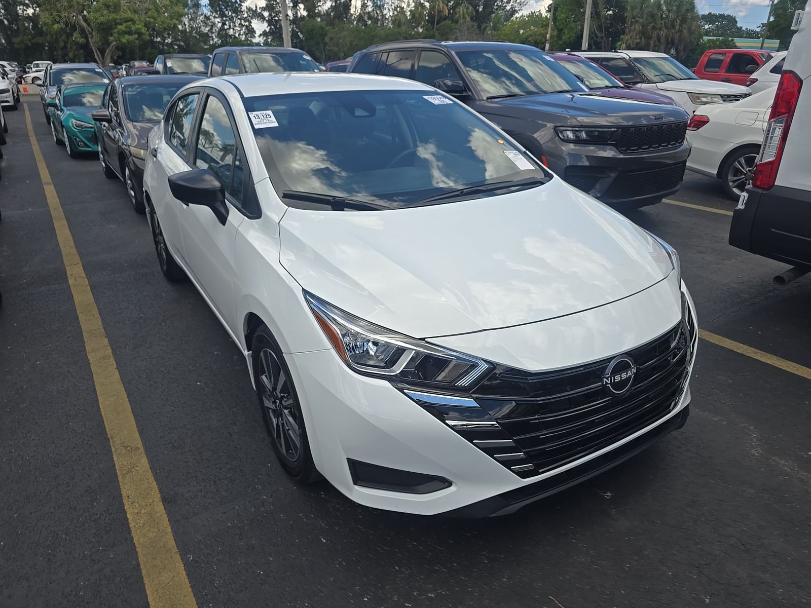 NISSAN VERSA - 4