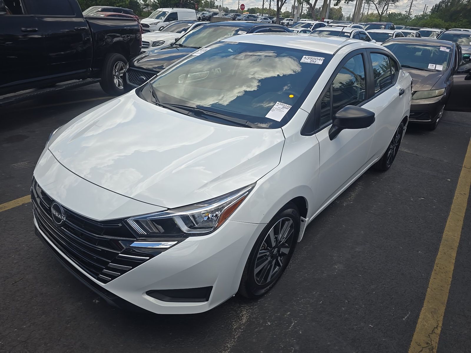 NISSAN VERSA - 1