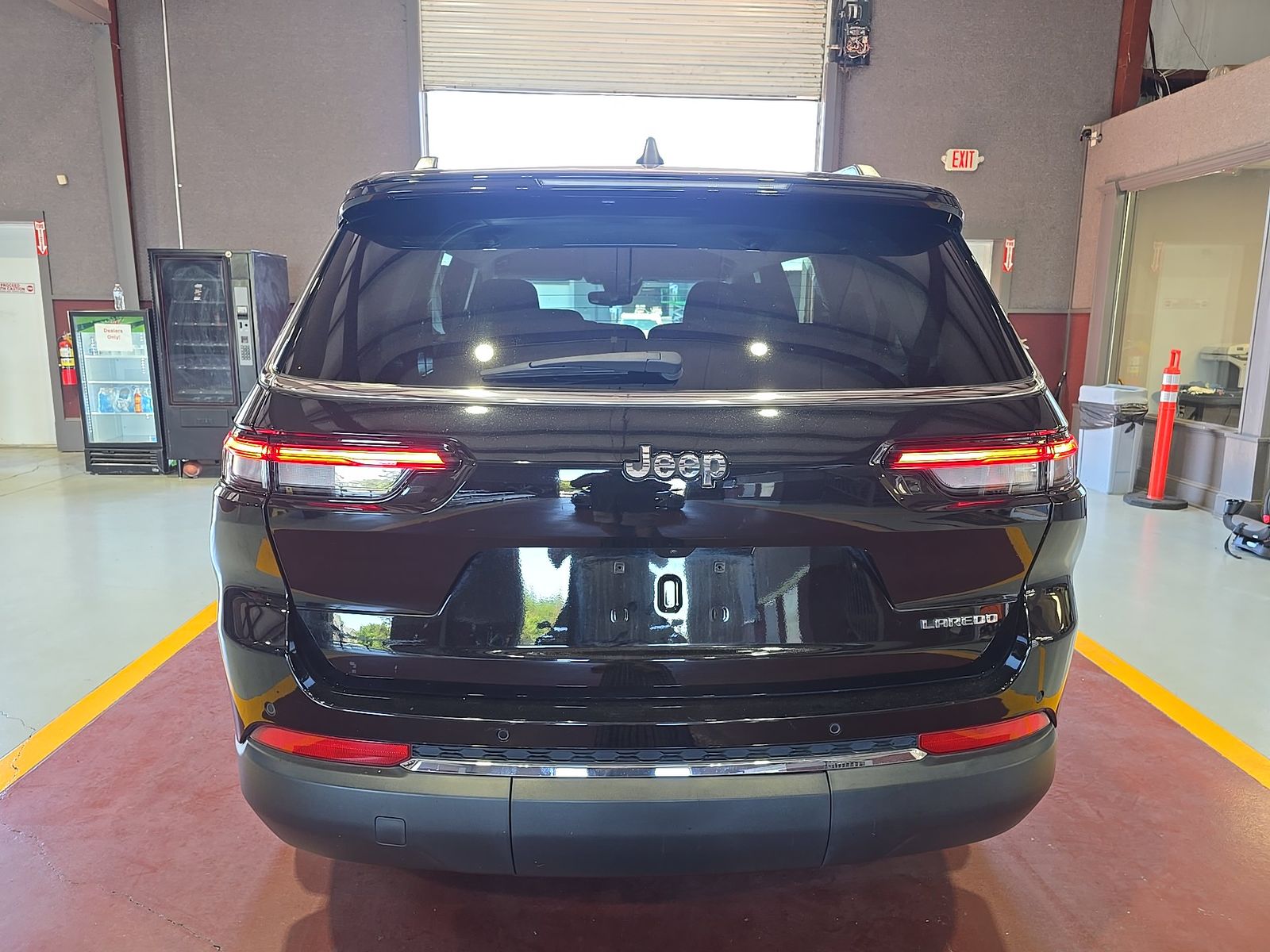2023 Jeep Grand Cherokee L Laredo RWD
