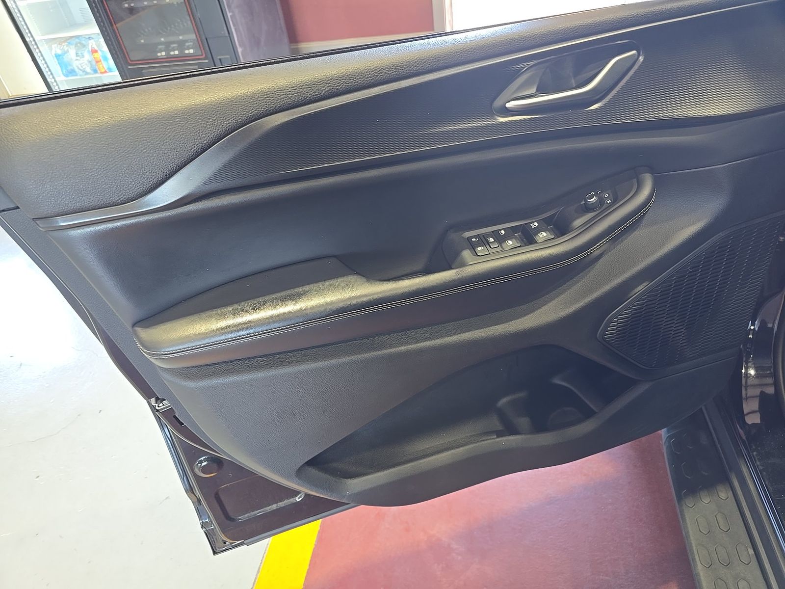 2023 Jeep Grand Cherokee L Laredo RWD
