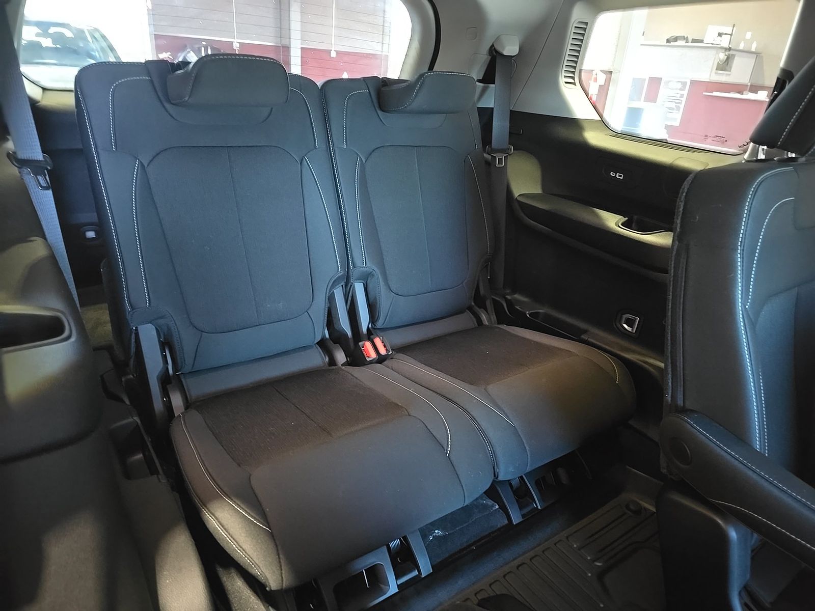 2023 Jeep Grand Cherokee L Laredo RWD