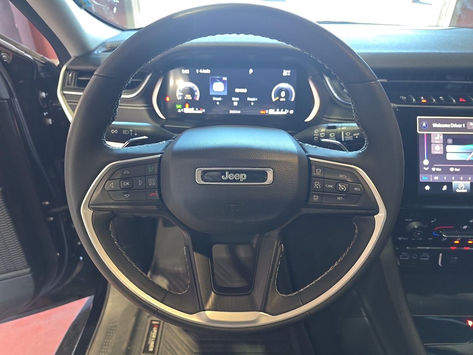 2023 Jeep Grand Cherokee L Laredo RWD