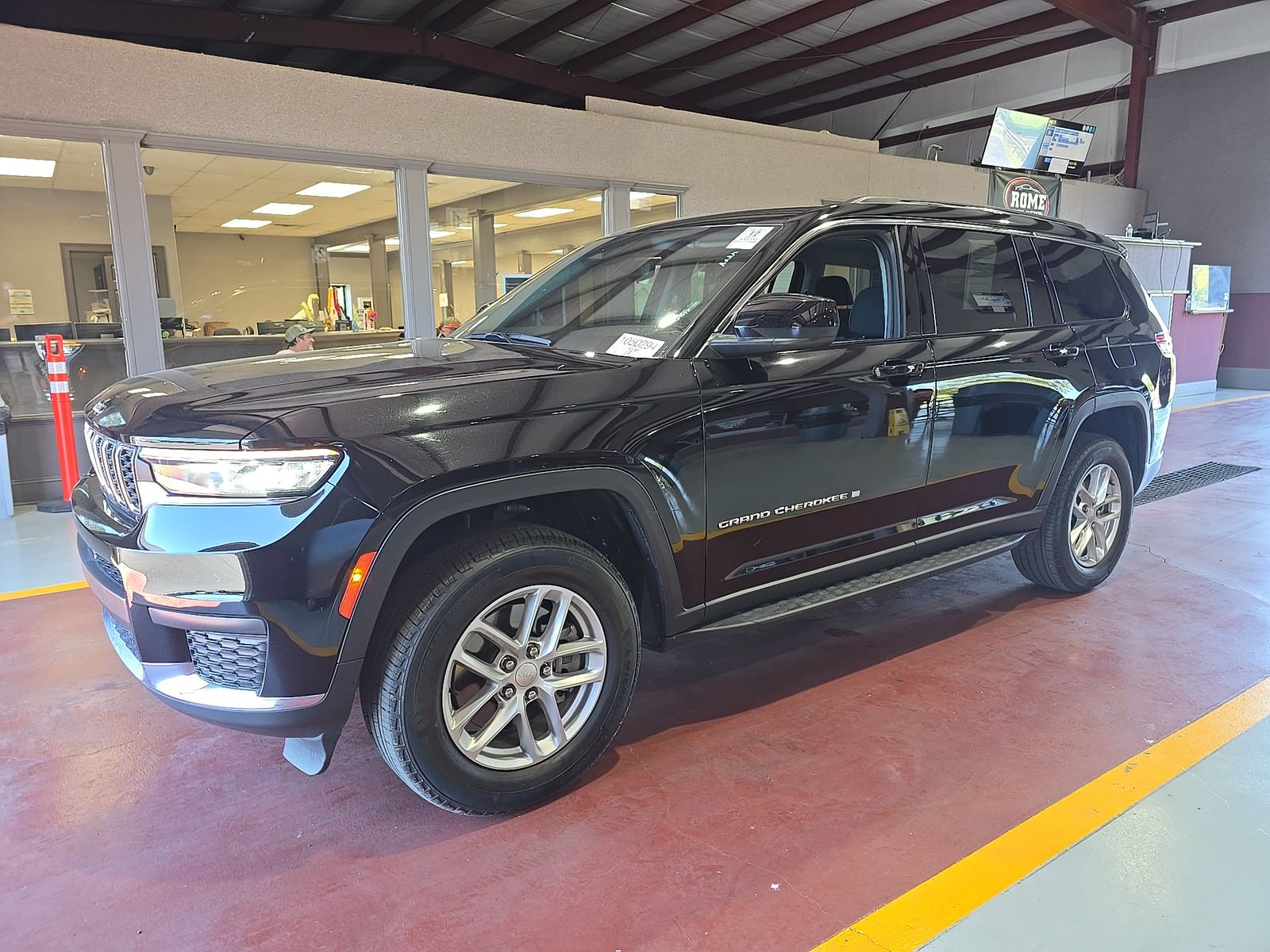 2023 Jeep Grand Cherokee L Laredo RWD