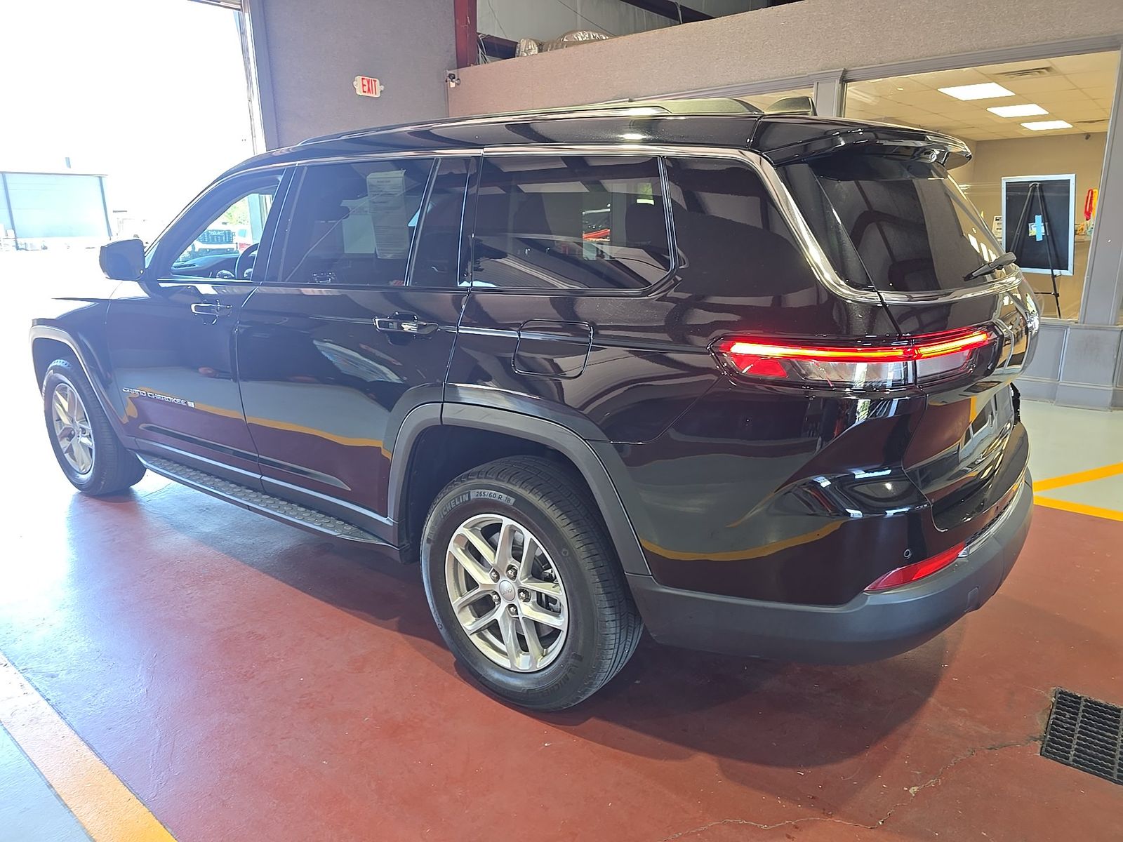 2023 Jeep Grand Cherokee L Laredo RWD