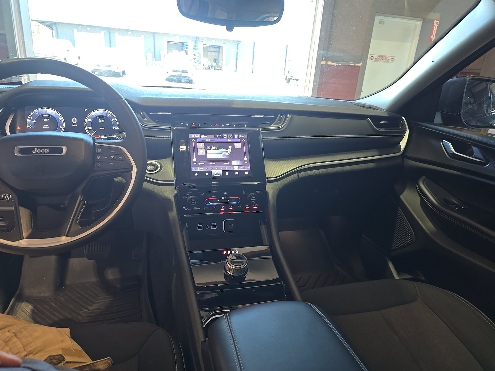 2023 Jeep Grand Cherokee L Laredo RWD