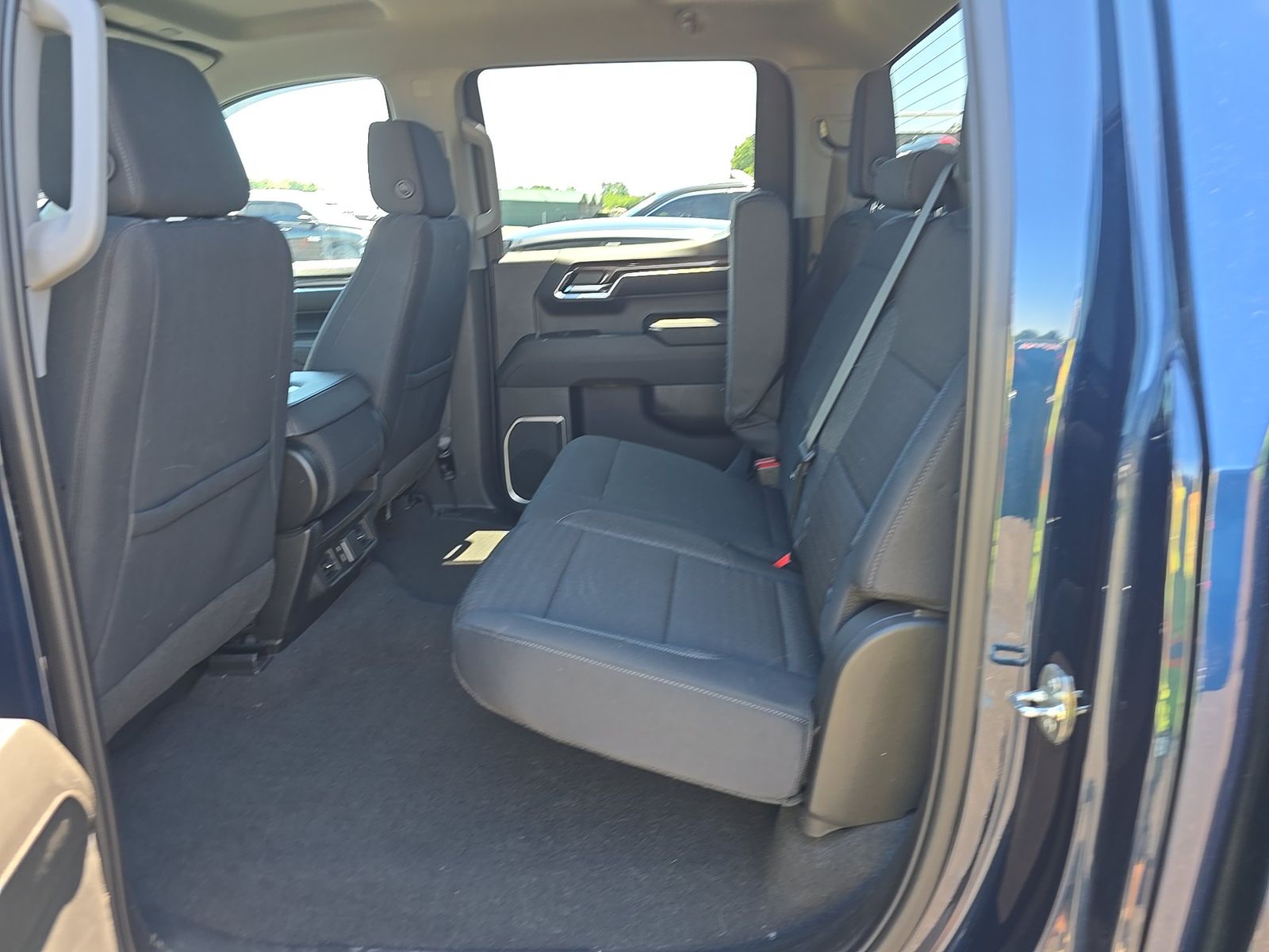 2023 Chevrolet Silverado 1500 LT AWD