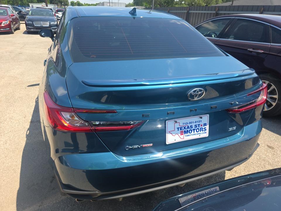 2025 Toyota Camry SE FWD