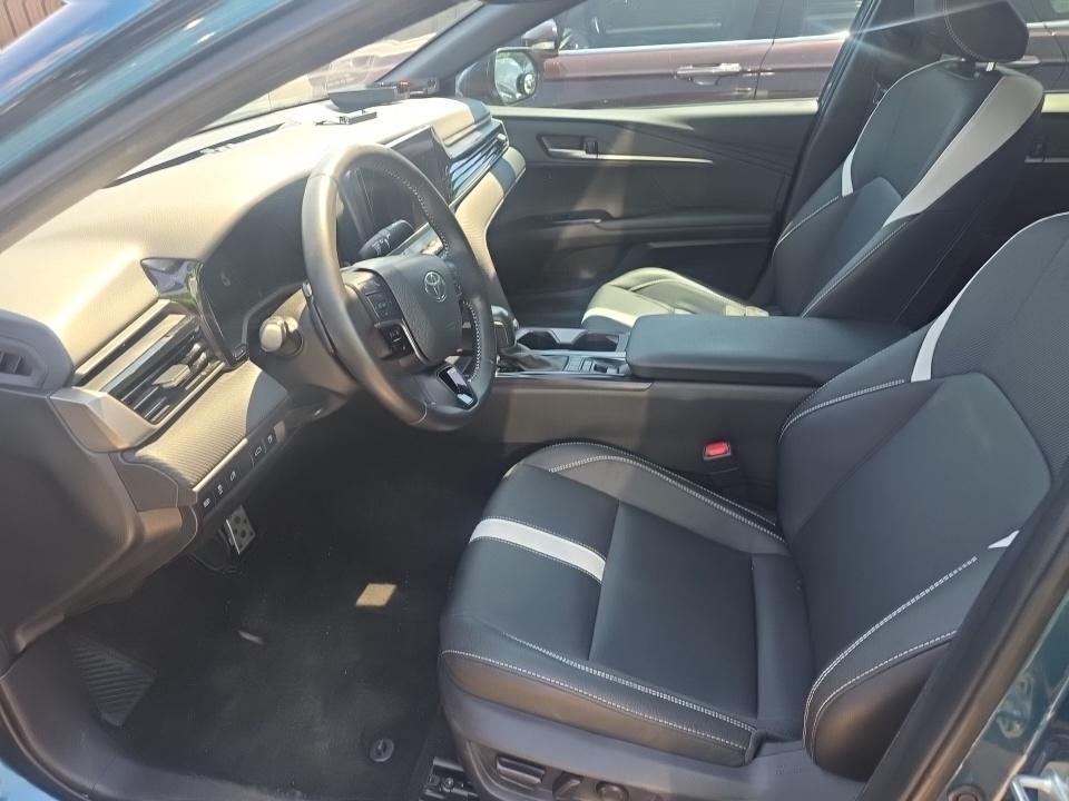 2025 Toyota Camry SE FWD