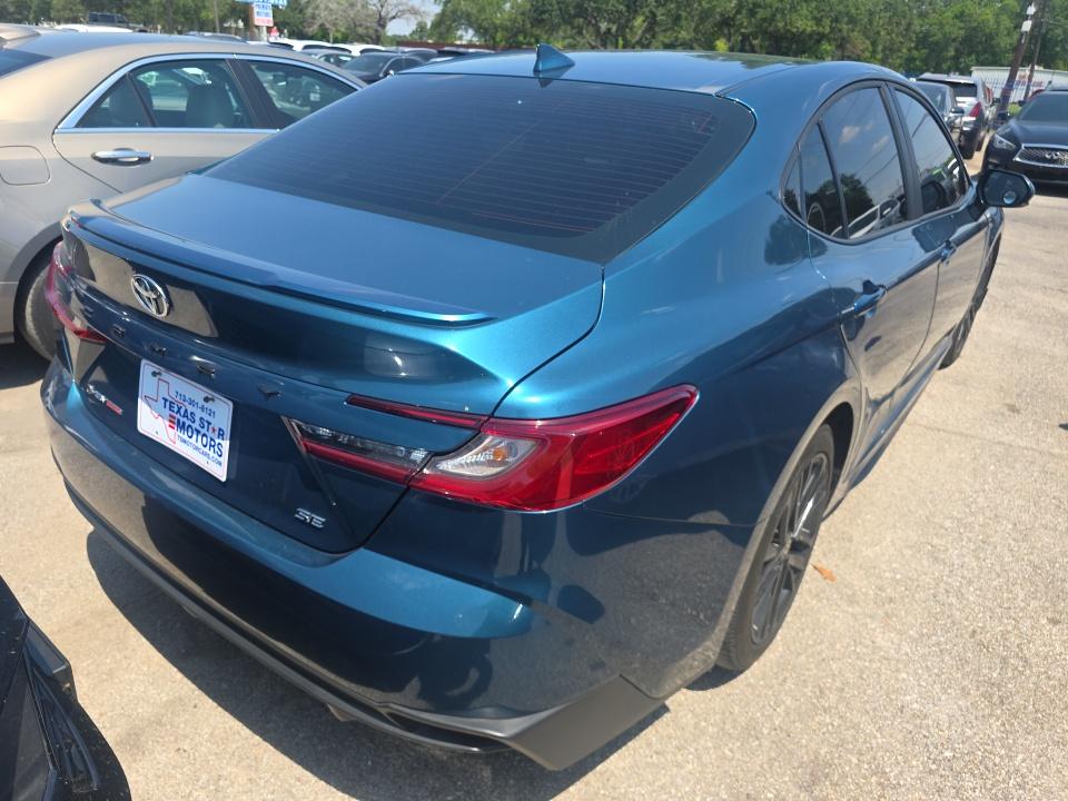 2025 Toyota Camry SE FWD