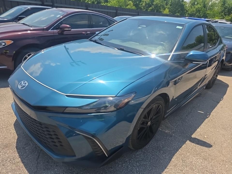 2025 Toyota Camry SE FWD