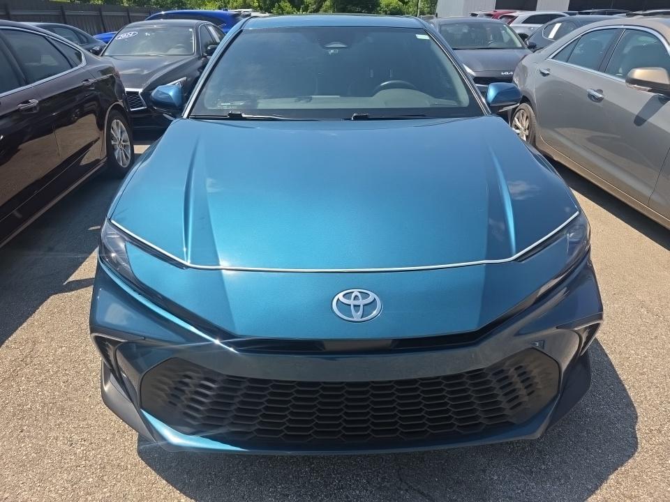 2025 Toyota Camry SE FWD