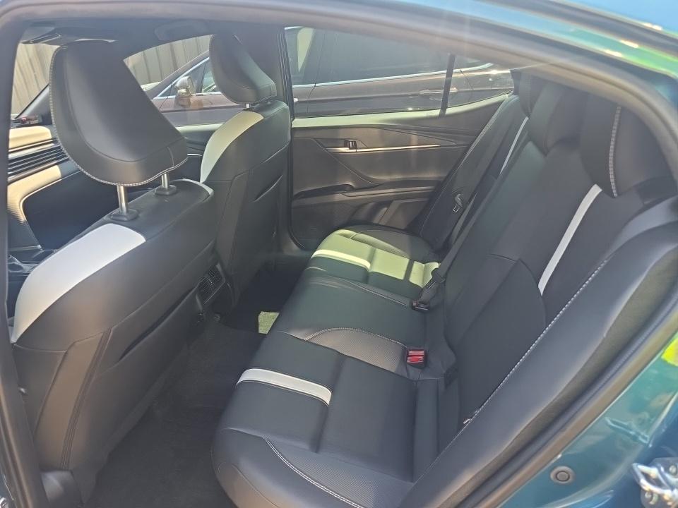 2025 Toyota Camry SE FWD