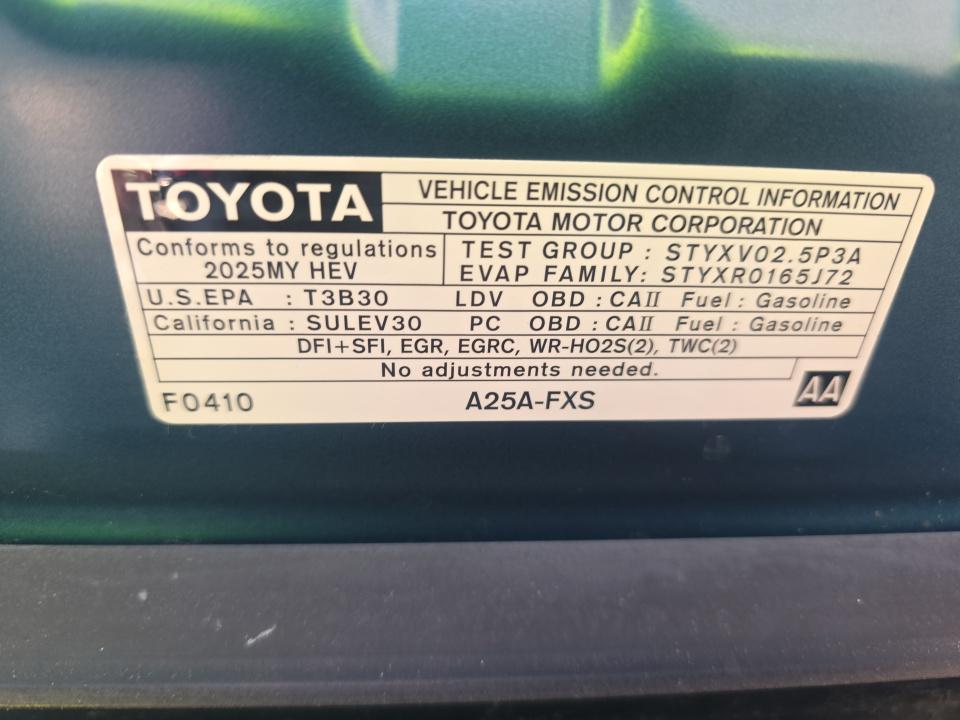 2025 Toyota Camry SE FWD
