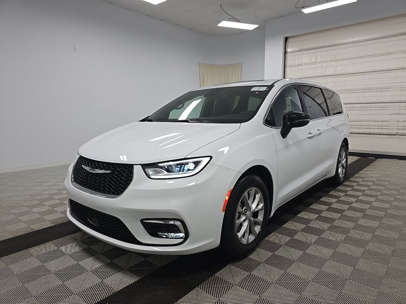 2026 Chrysler Pacifica's photo