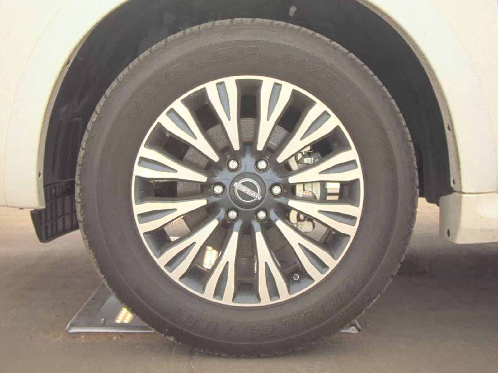 NISSAN ARMADA - 10