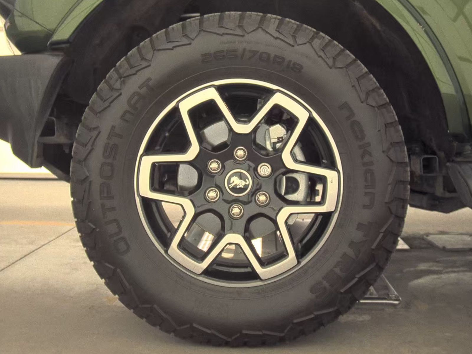 FORD BRONCO - 10