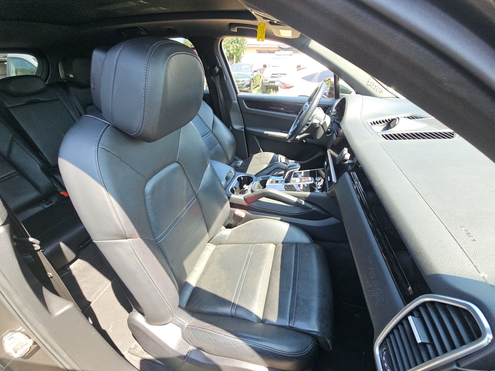 PORSCHE CAYENNE - 9