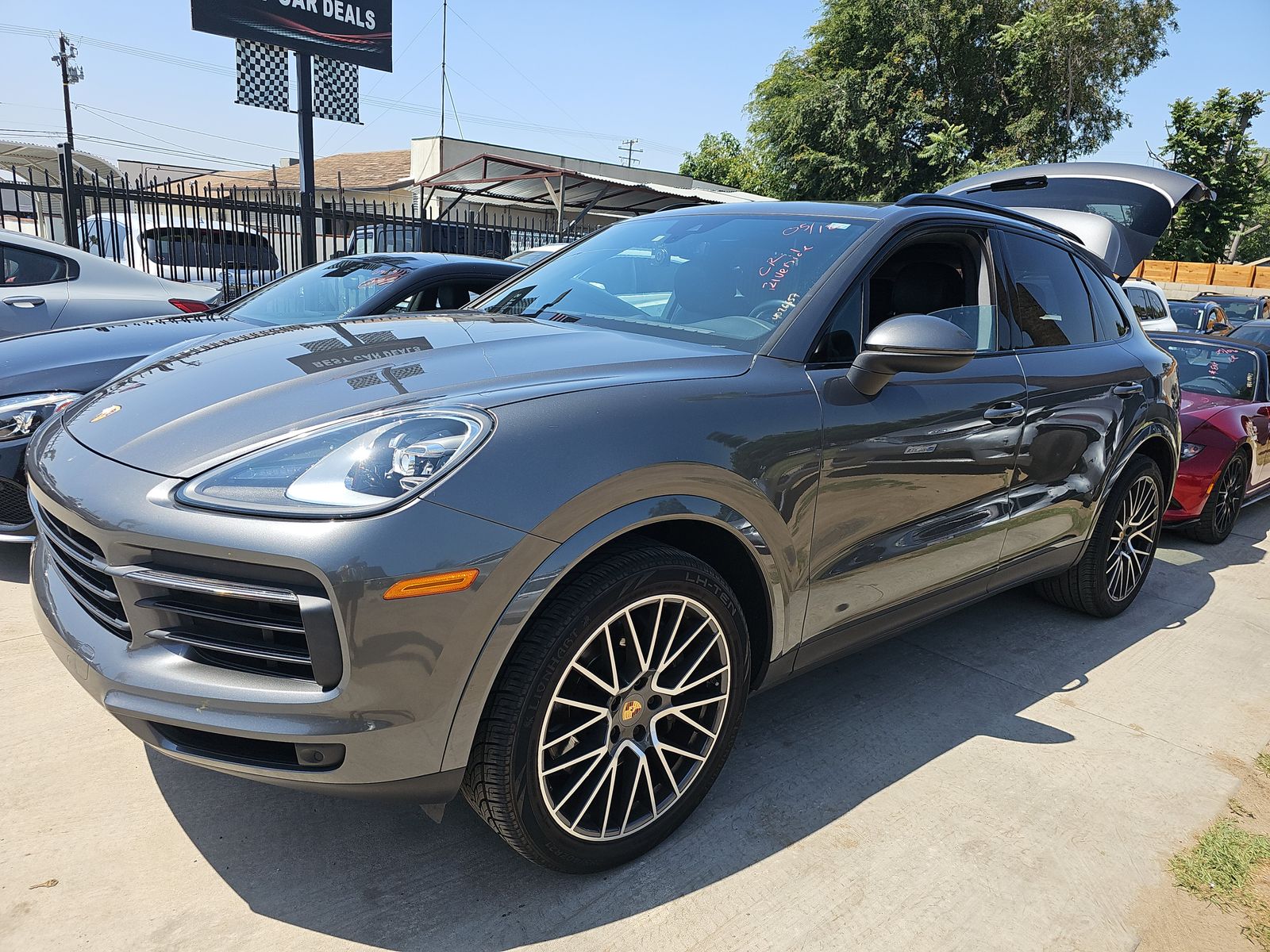 PORSCHE CAYENNE - 1
