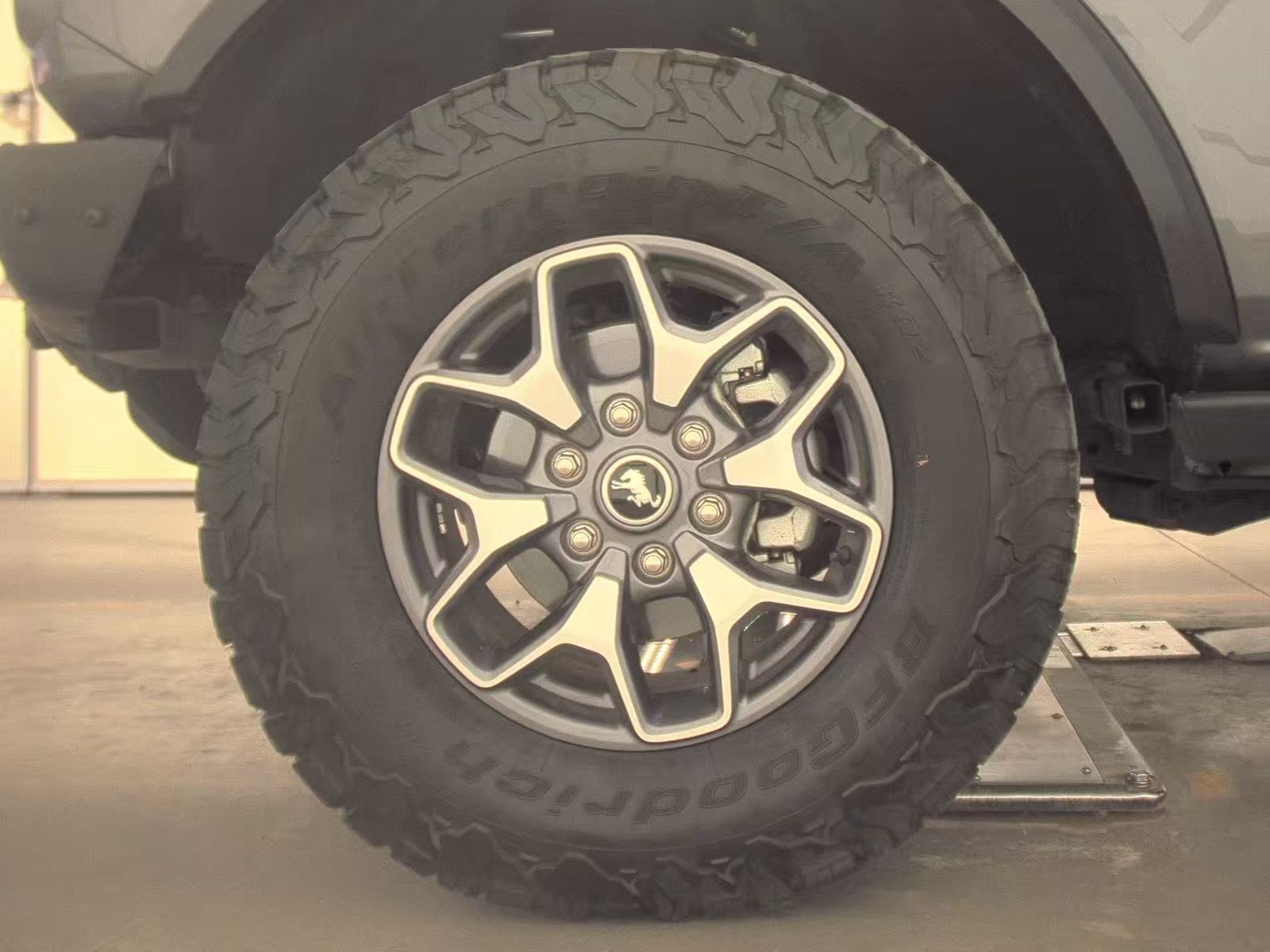 FORD BRONCO - 10