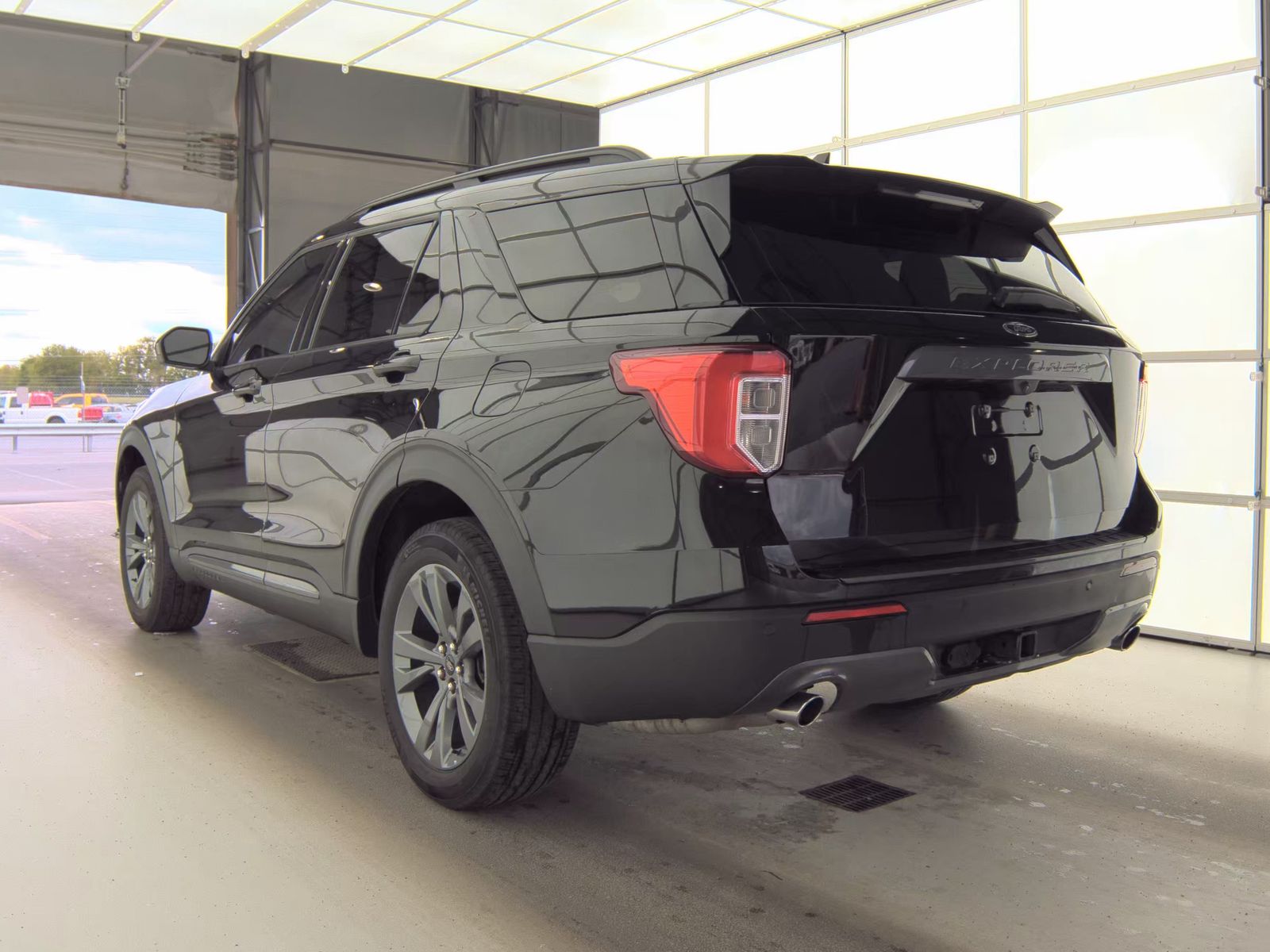 FORD EXPLORER - 9