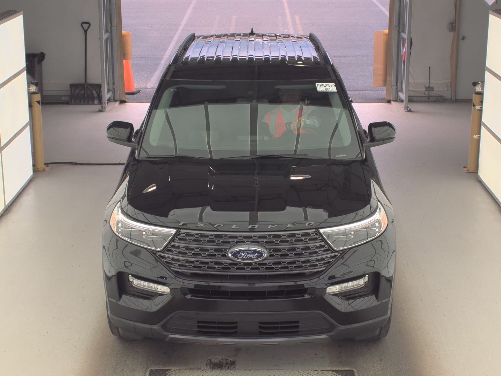 FORD EXPLORER - 3