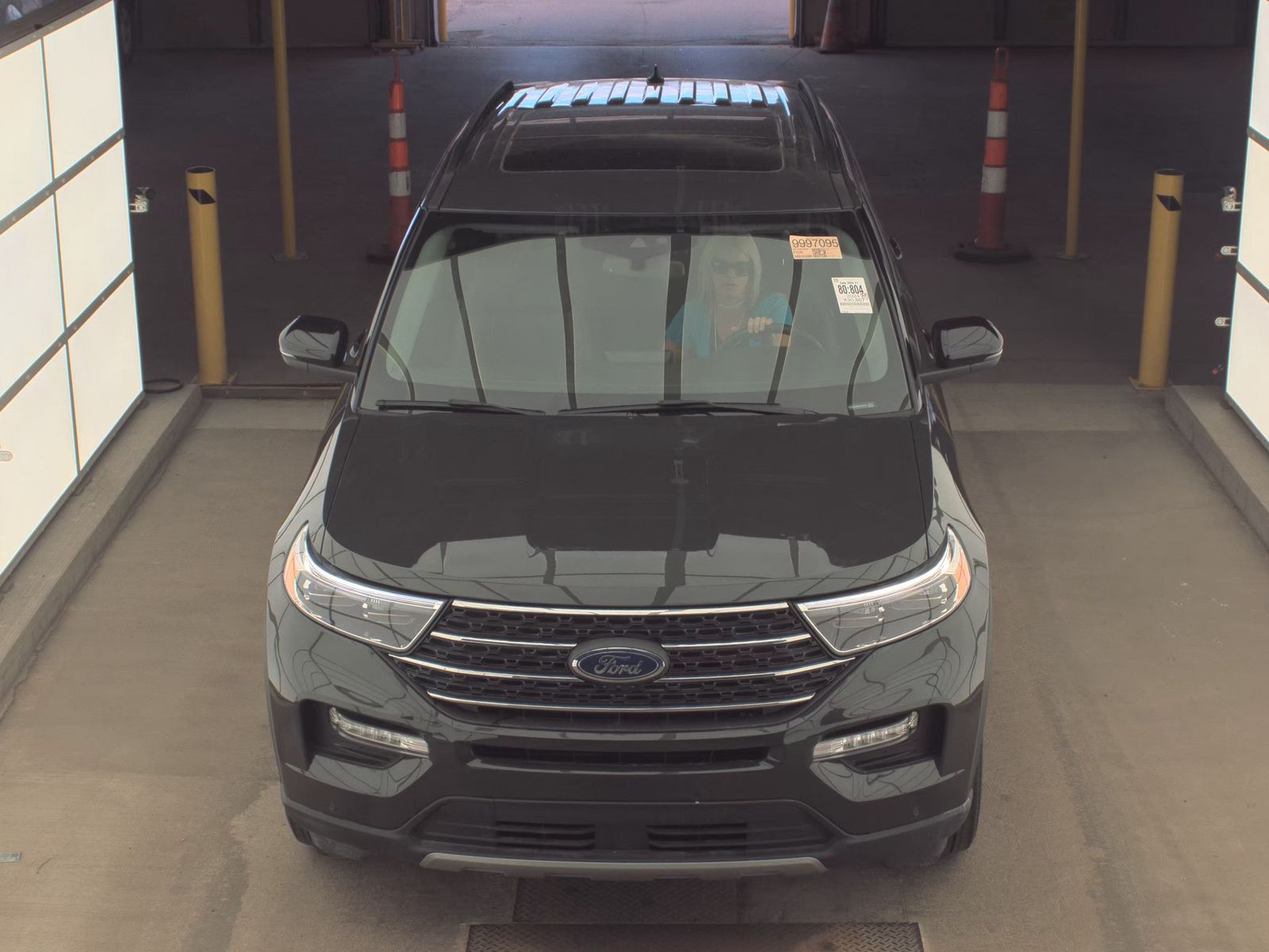 FORD EXPLORER - 3
