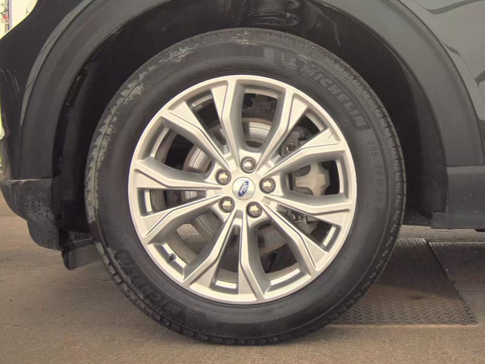 FORD EXPLORER - 10