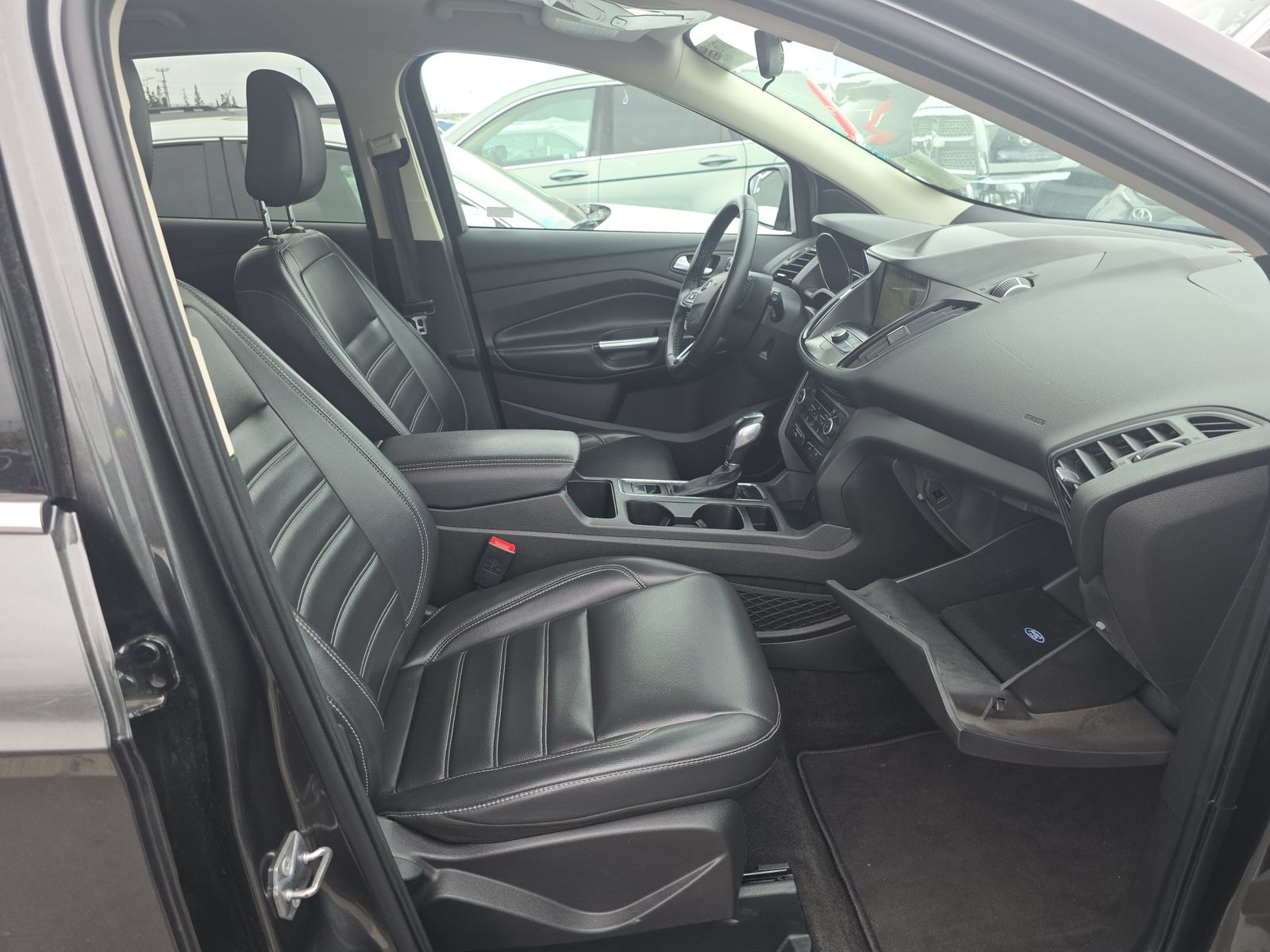 FORD ESCAPE - 9