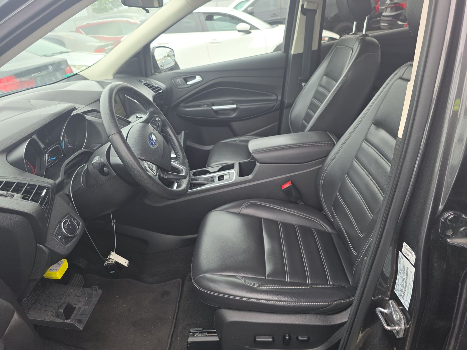 FORD ESCAPE - 8