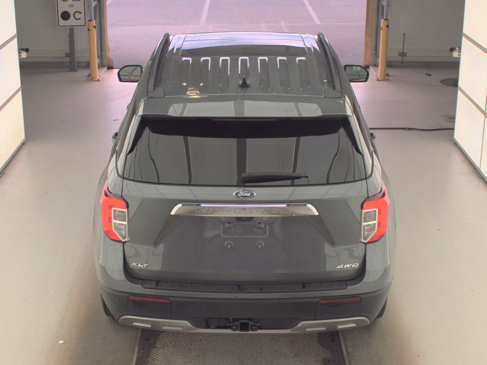 FORD EXPLORER - 7