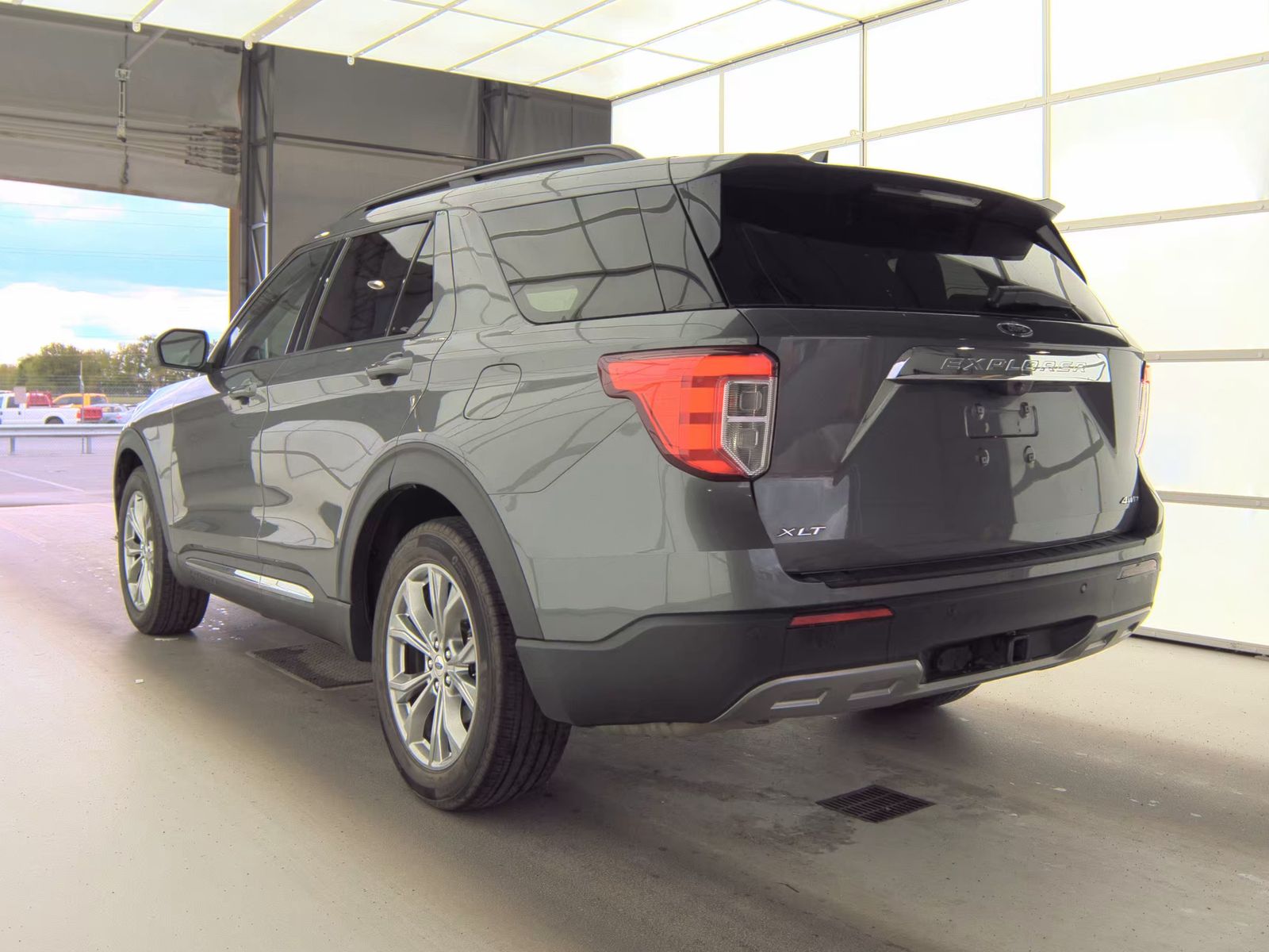 FORD EXPLORER - 9