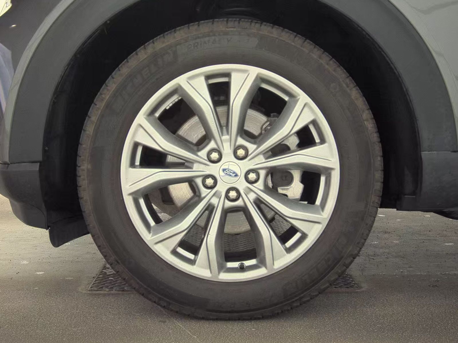 FORD EXPLORER - 10