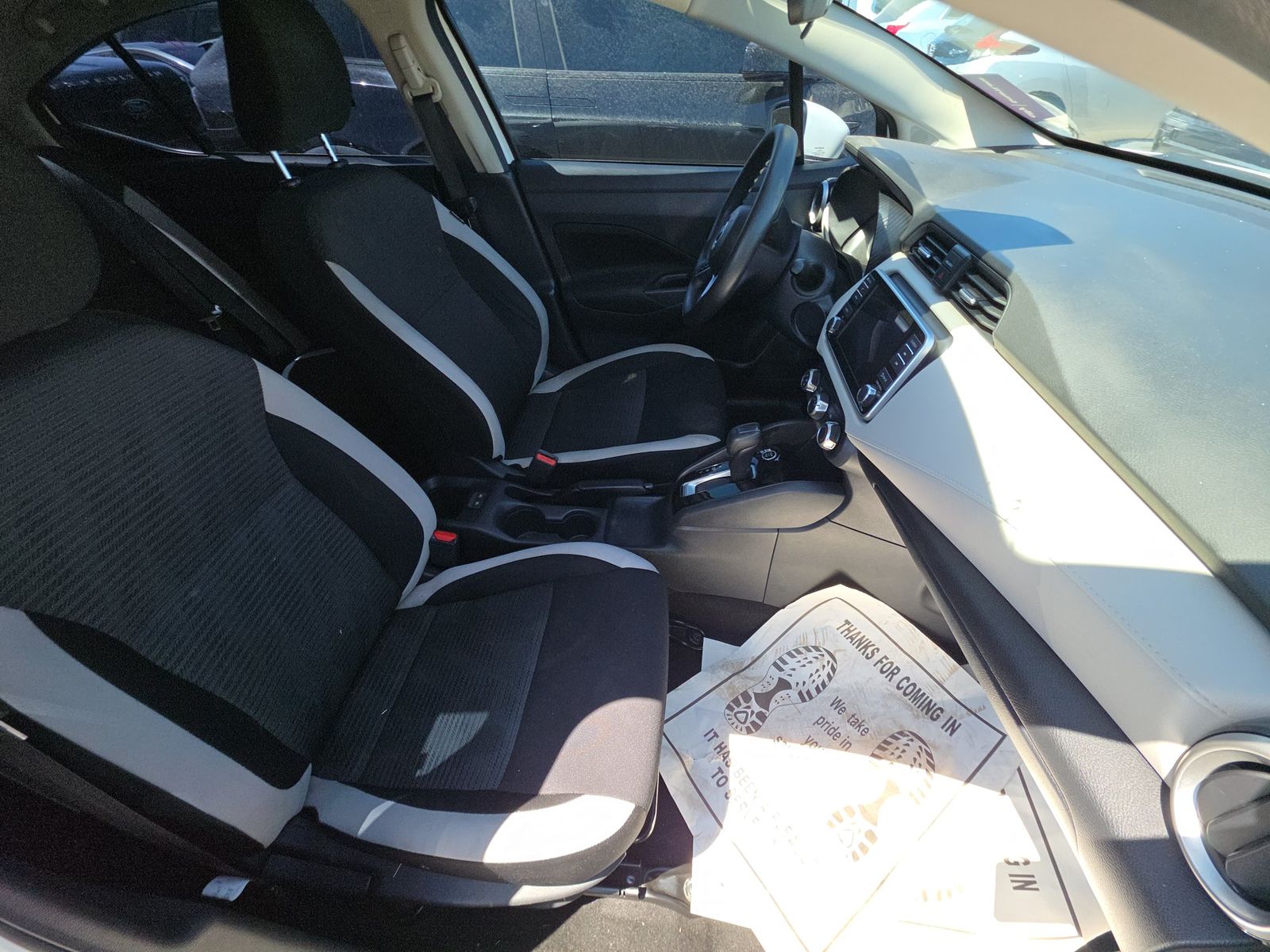 NISSAN VERSA - 9