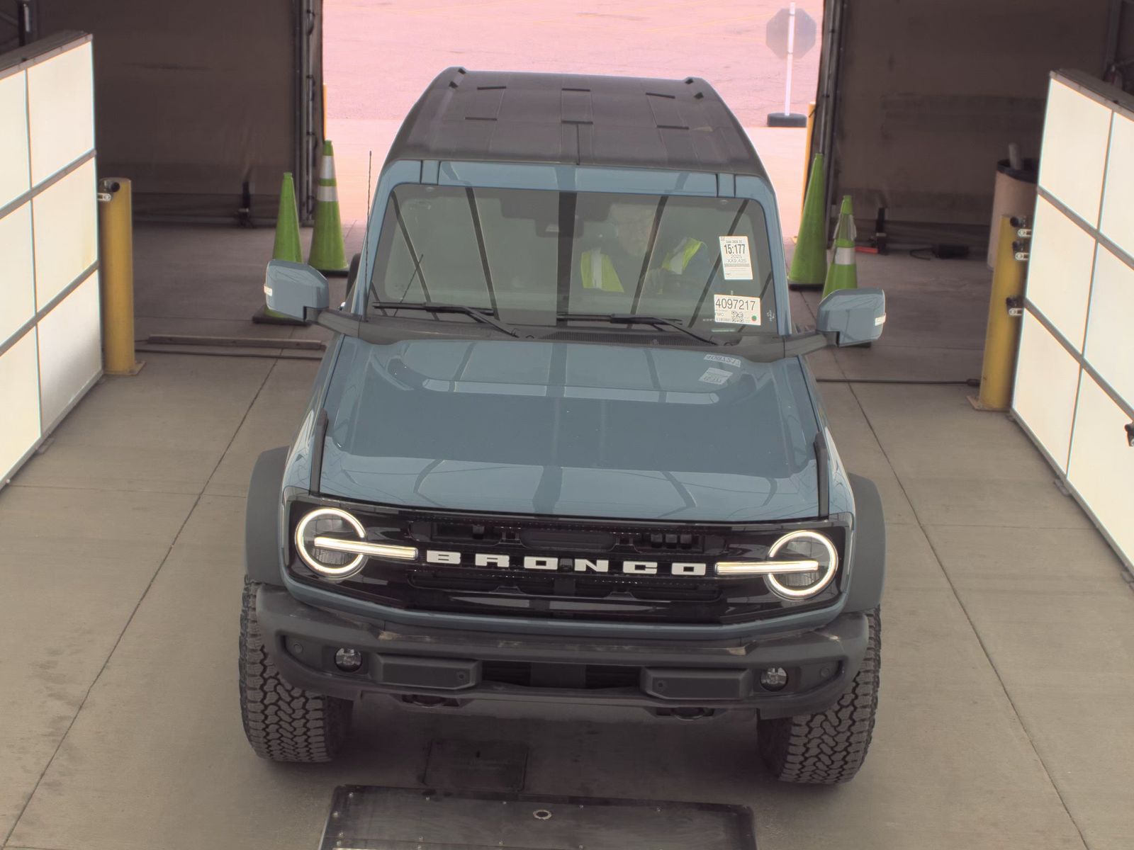 FORD BRONCO - 3