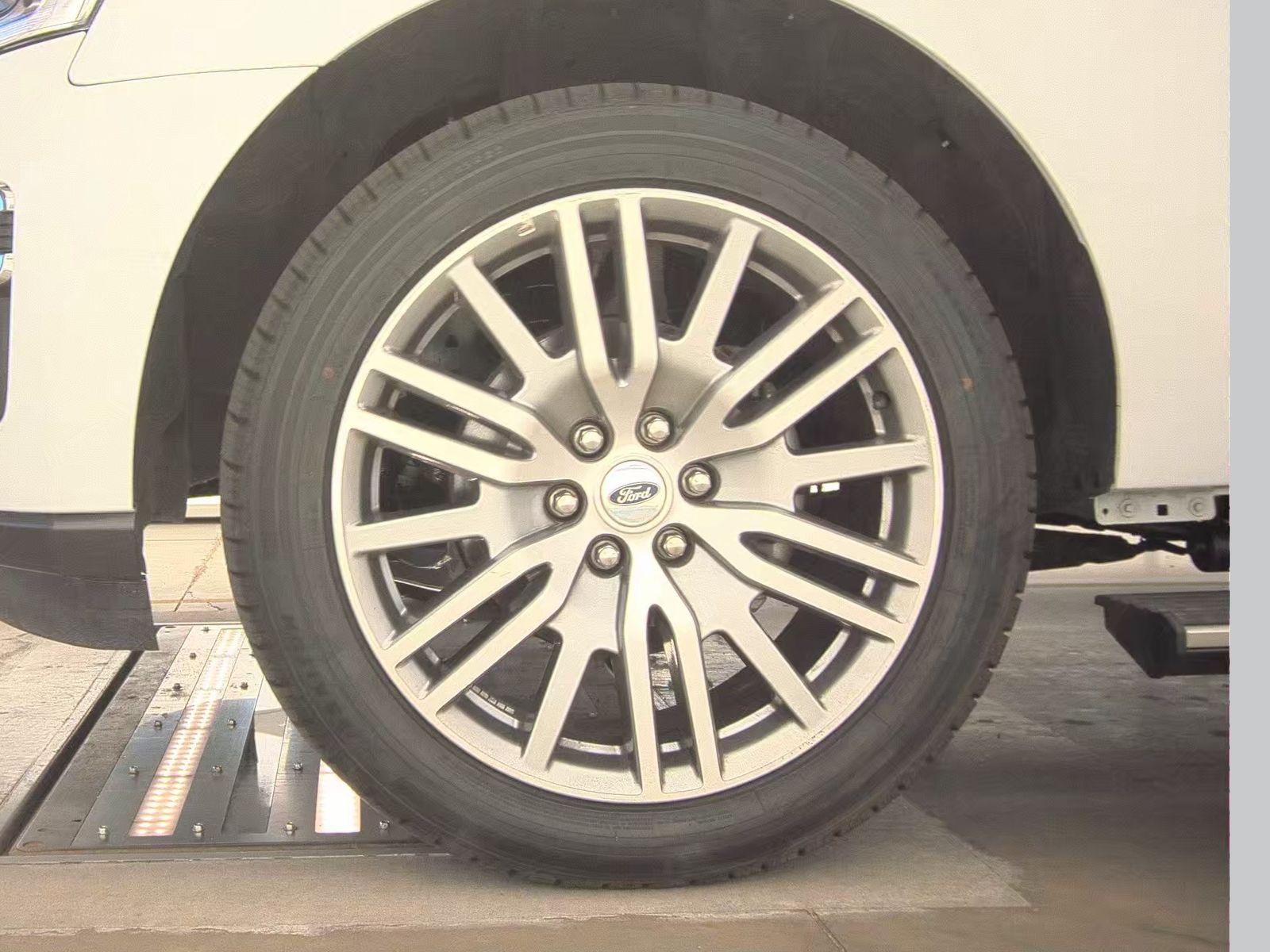 FORD EXPEDITION - 10