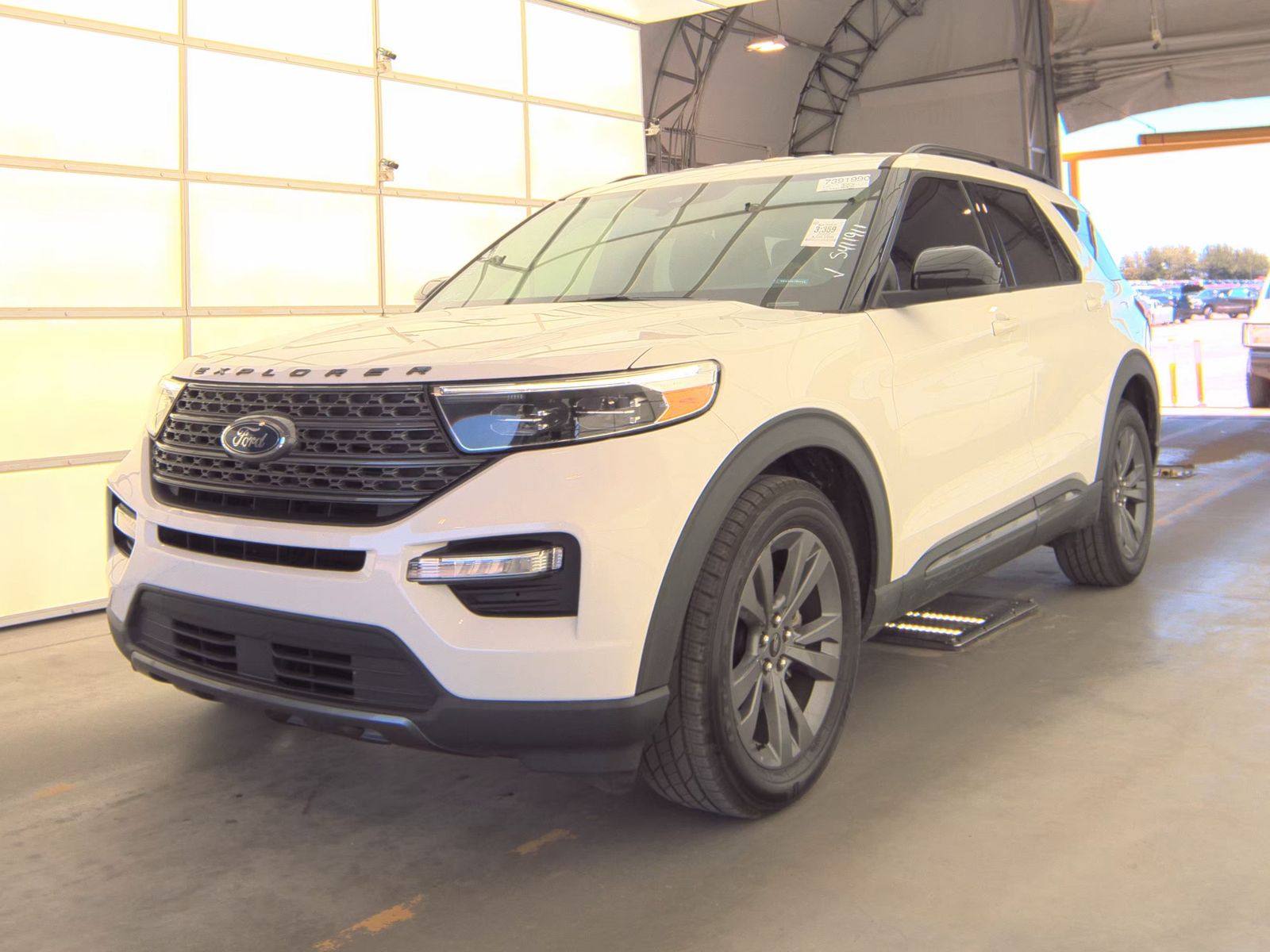 FORD EXPLORER - 1