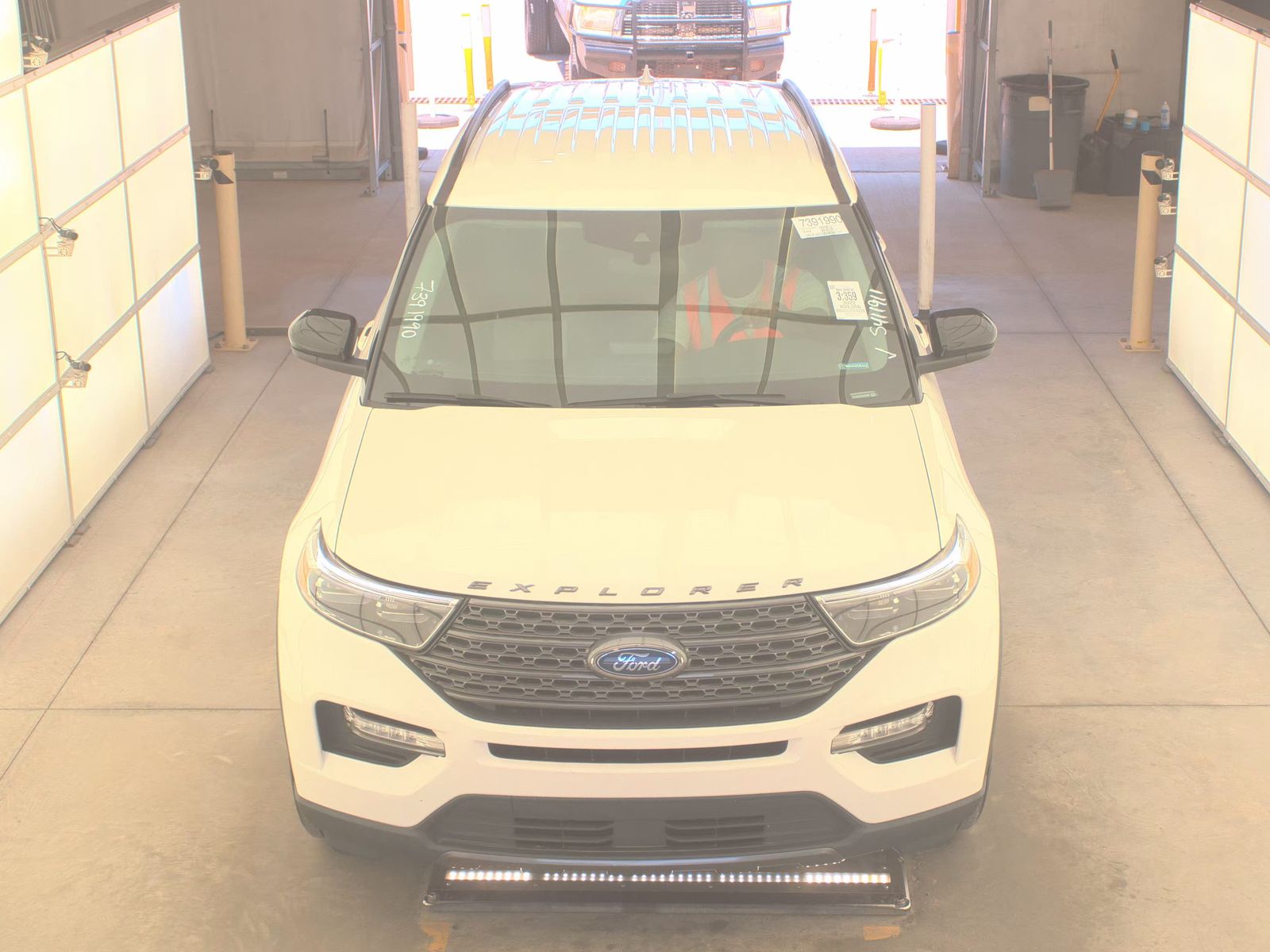 FORD EXPLORER - 3