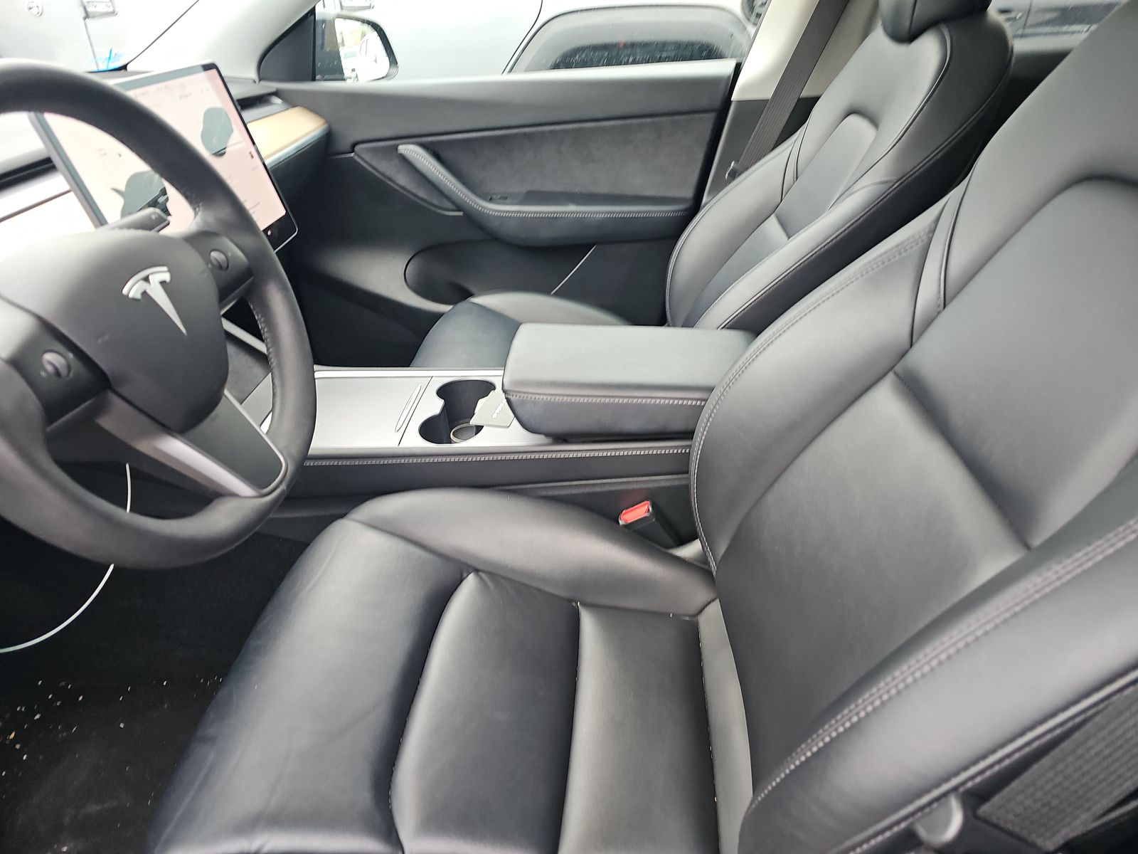 TESLA MODEL Y - 8