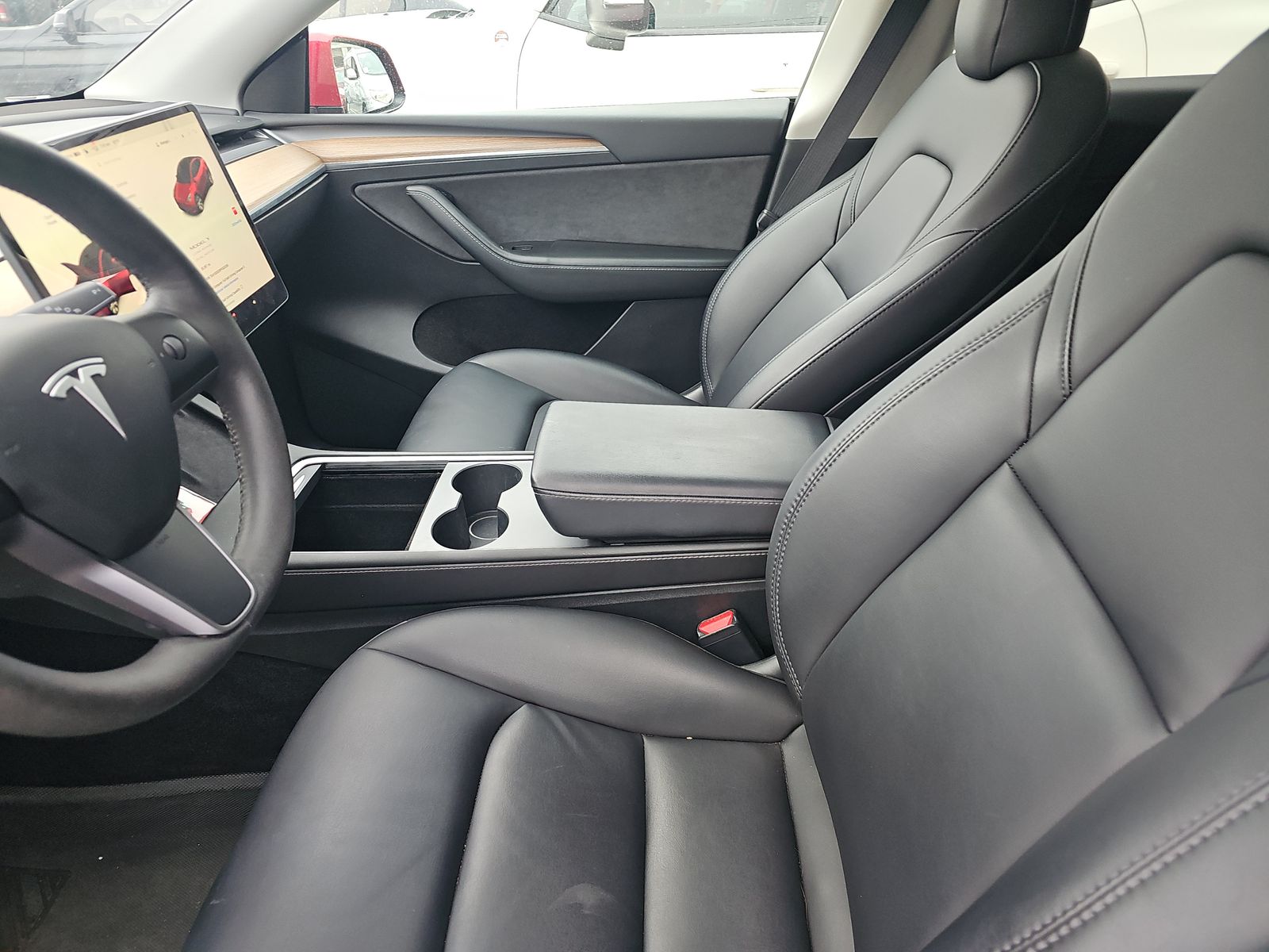 TESLA MODEL Y - 8