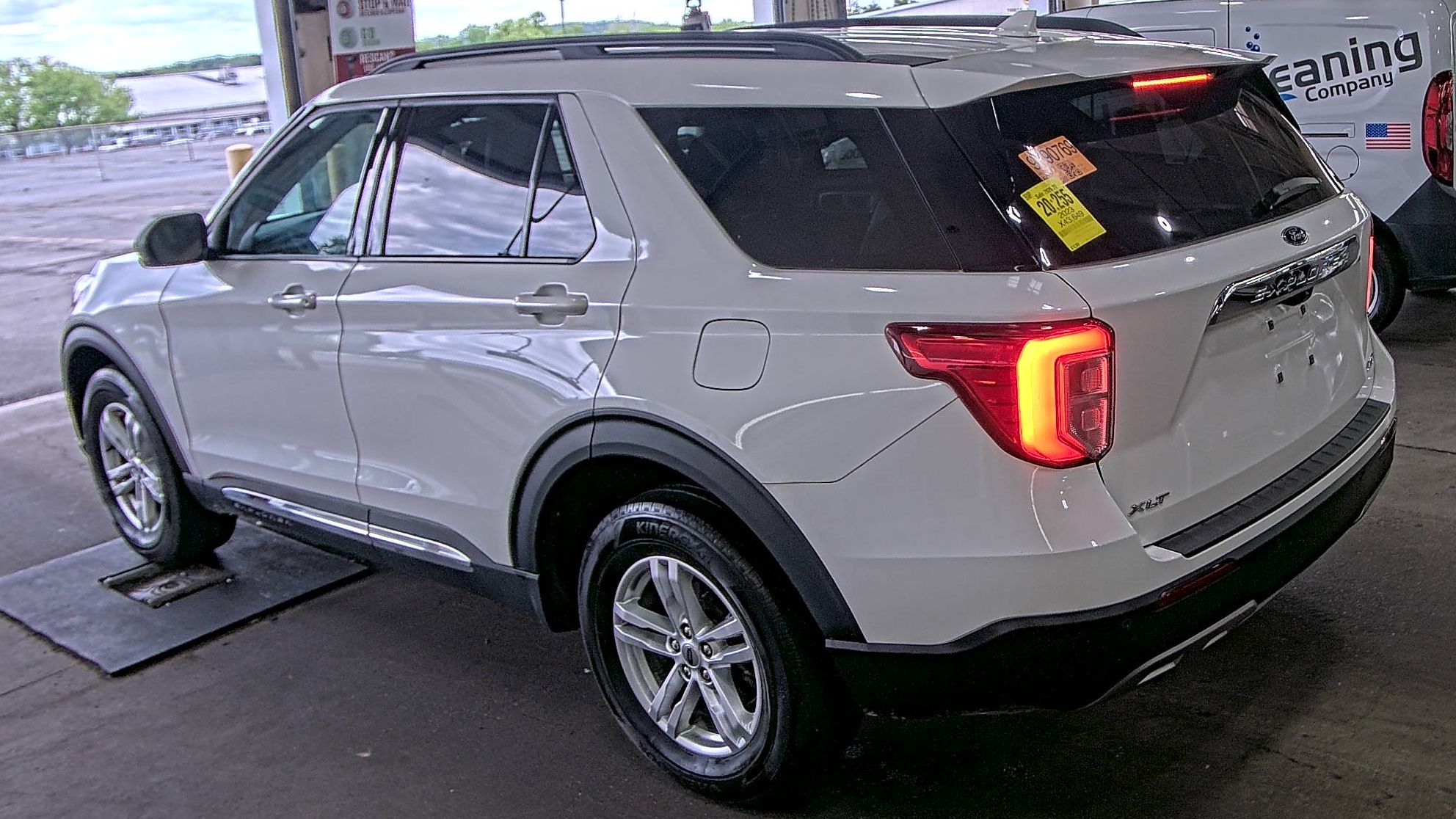 FORD EXPLORER - 7