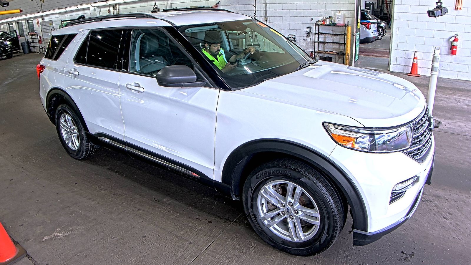 FORD EXPLORER - 4